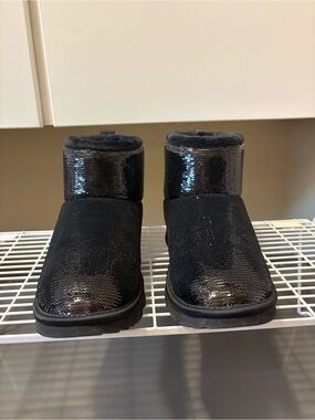 UGG Black Classic Mini sequin Boots for Women or Kids'